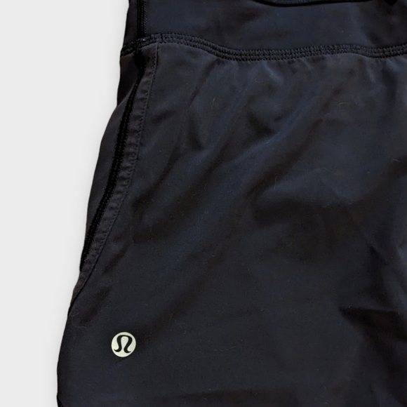 Lululemon Size 6 Black Shorts, Built in Liner and Drawstring, 5" - Picture 4 of 7
